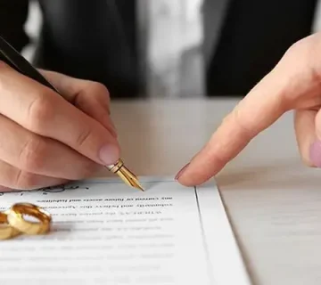 بهترین وکیل طلاق غیر توافقی + وظایف، ویژگی ها و هزینه خدمات ✨