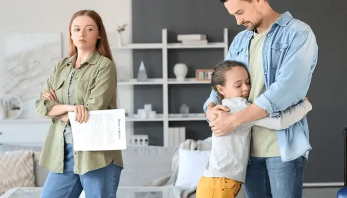 تکلیف حضانت فرزند در طلاق  بعد از خروج از مدار حضانت